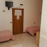 坎诺瓦酒店 3*