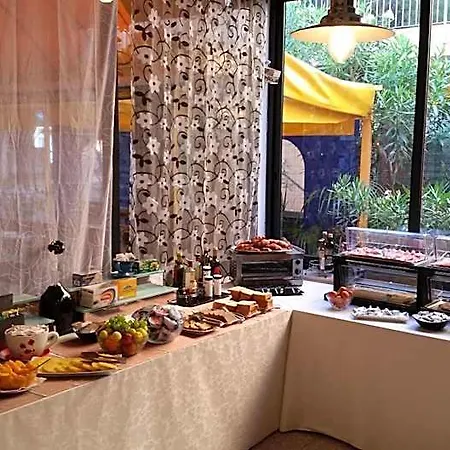 Hotel Canova 3*