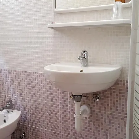 Отель Canova 3*