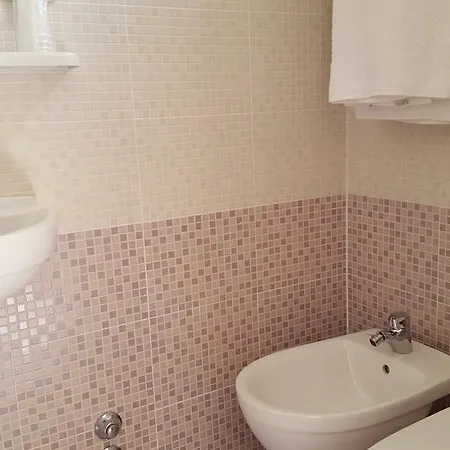 Отель Canova 3*