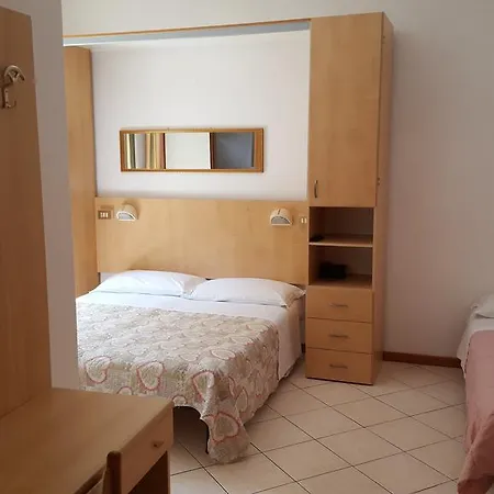 Hotel Canova 3*