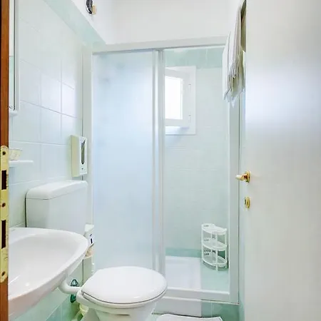 Canova Лидо-ди-Езоло